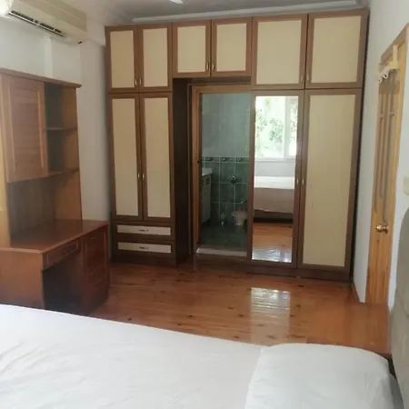 Side, Antalya Sahilde Deniz Manzarali Sahane